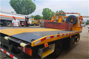 兴县附近拖车电话号码服务