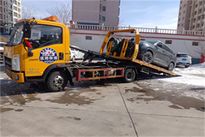 兴县救援拖车费用怎么算